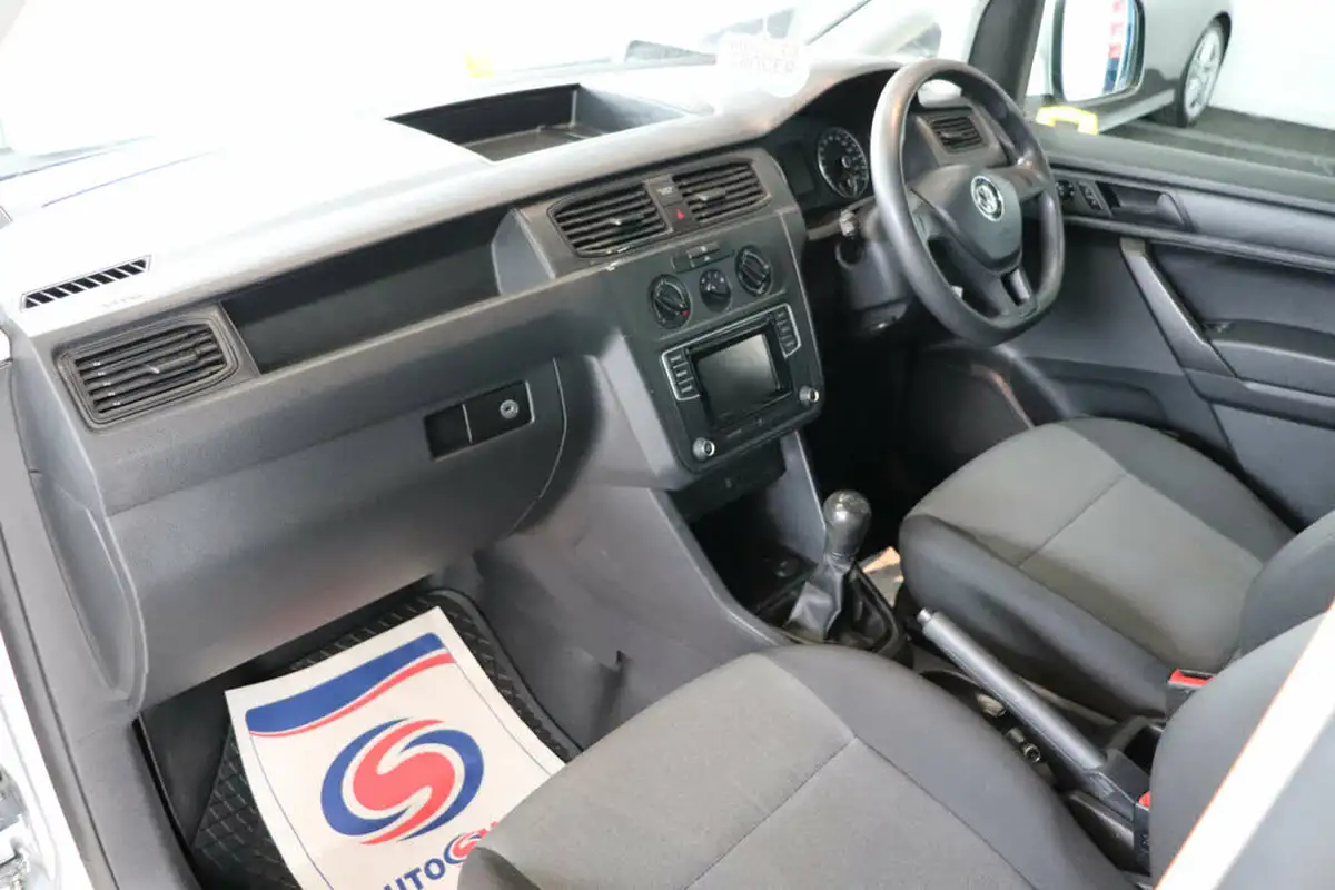 2015-volkswagen-caddy-20tdi-c20-trendline-bmt-102pseu6-big-18