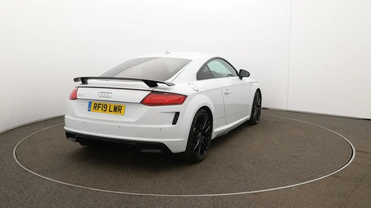 2019-audi-tt-coupe-20-40-tfsi-black-edition-big-44