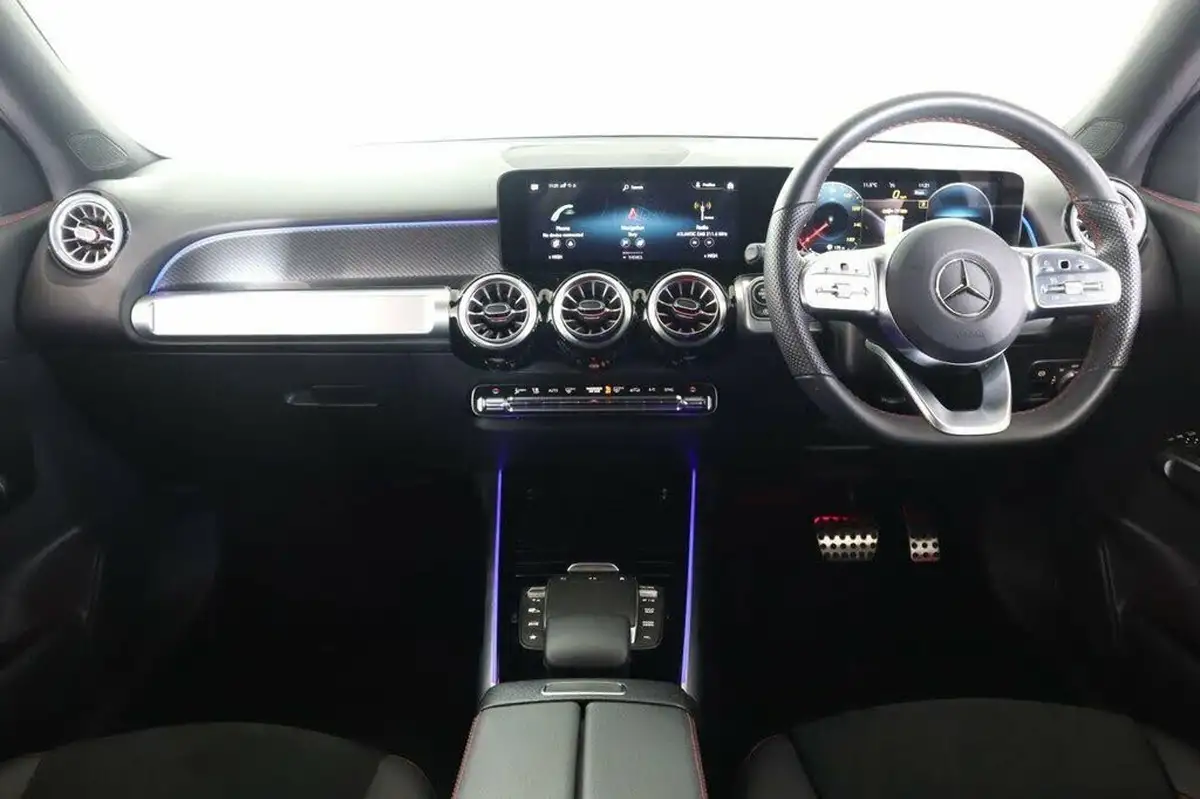 2022-mercedes-benz-glb-class-13-glb200-amg-line-premium-7g-tronic-big-19