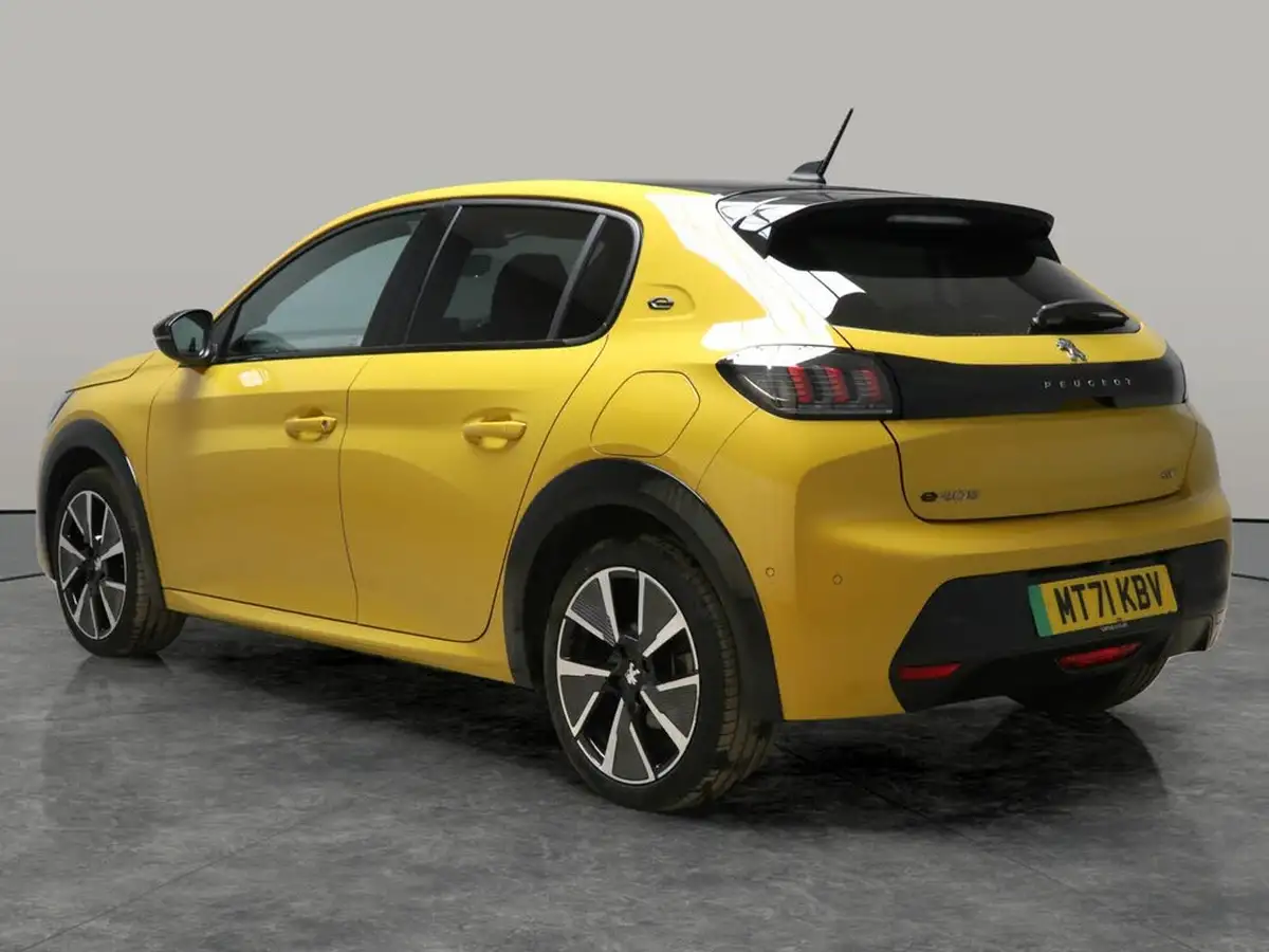 2021-peugeot-208-e-gt-50kwh-big-12