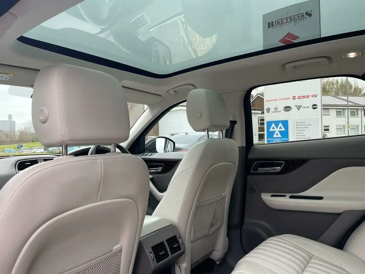 2017-jaguar-f-pace-20-i4d-portfolio-240ps-awd-ss-auto-big-20