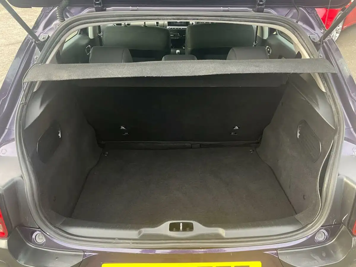 2015-citroen-c4-cactus-16bluehdi-feel-big-14
