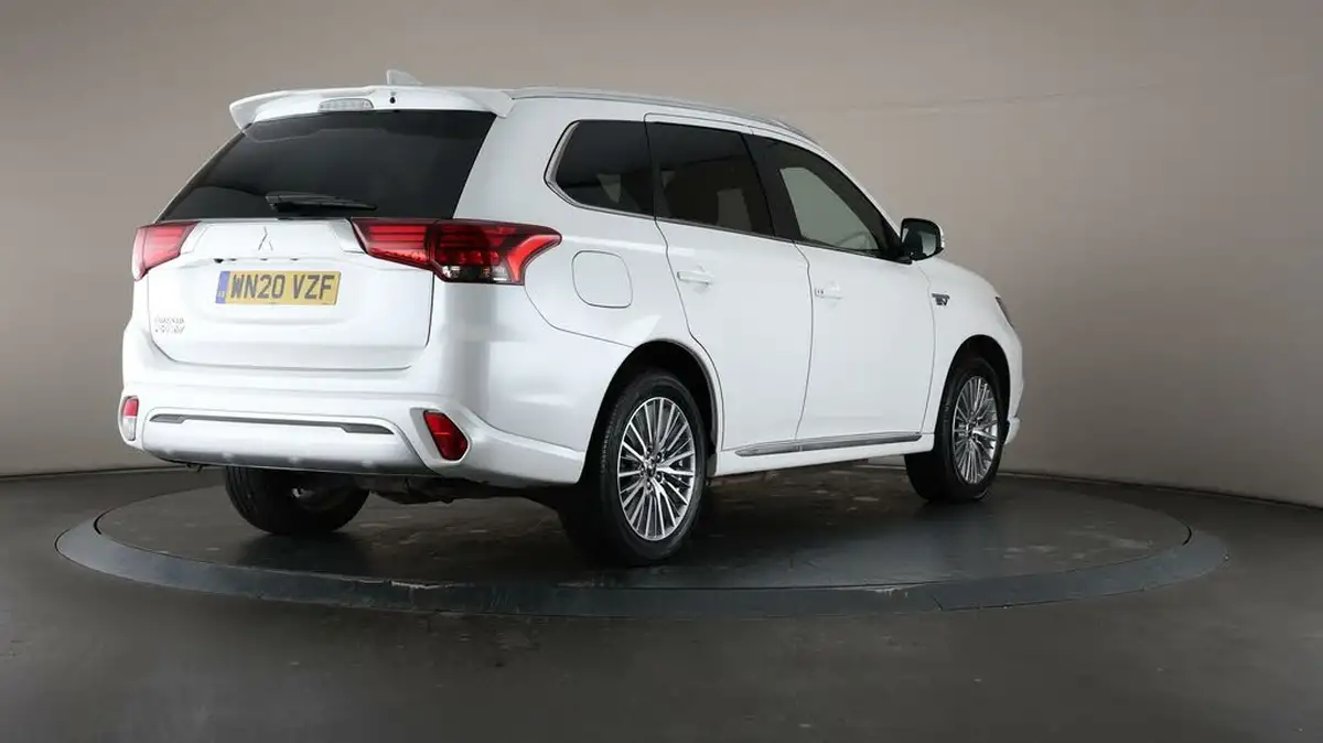 2020-mitsubishi-outlander-24-dynamic-phev-big-67
