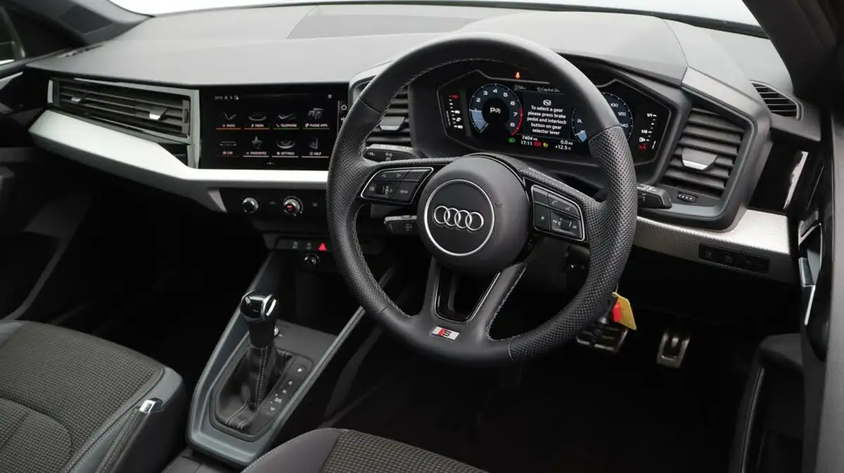 2022-audi-a1-10-25-tfsi-s-line-tronic-big-9