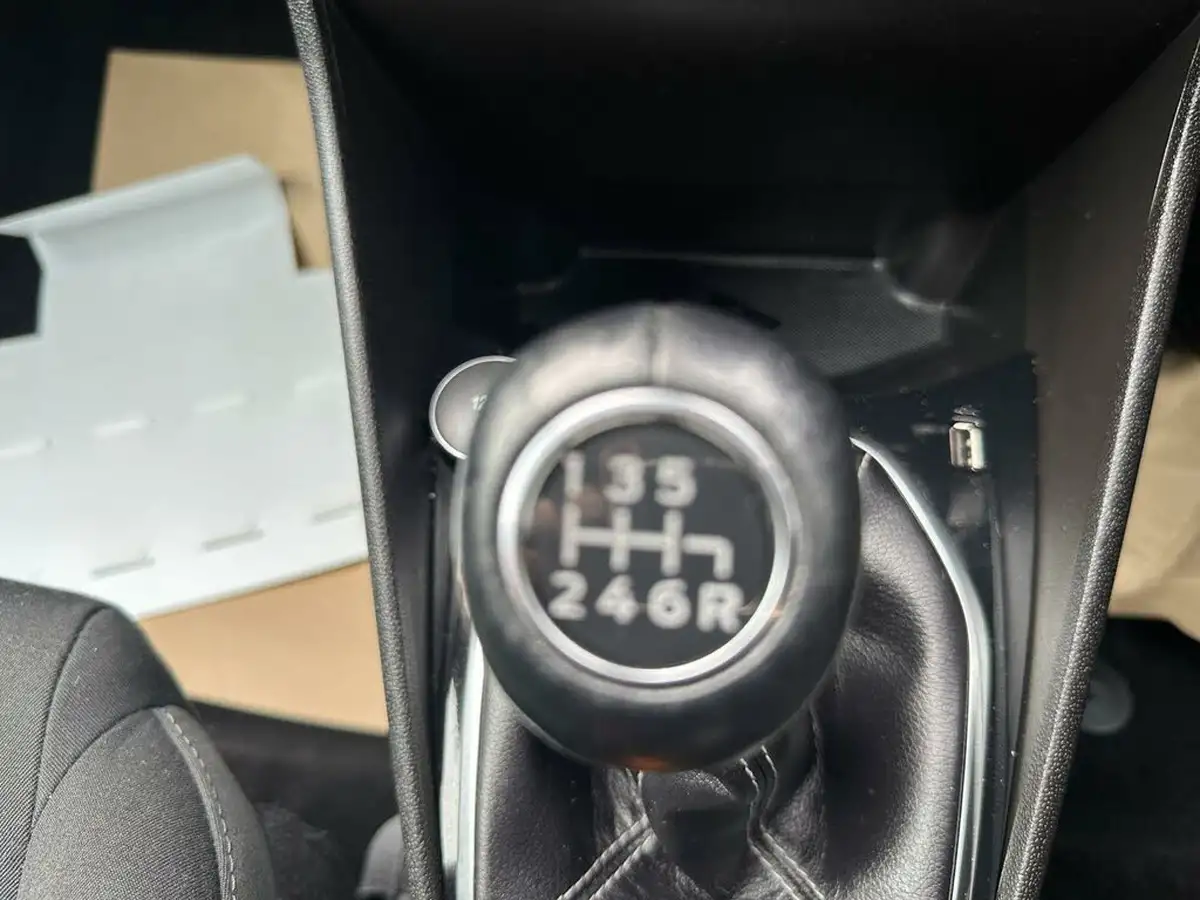 2019-ford-fiesta-10t-titanium-125ps-5d-big-11