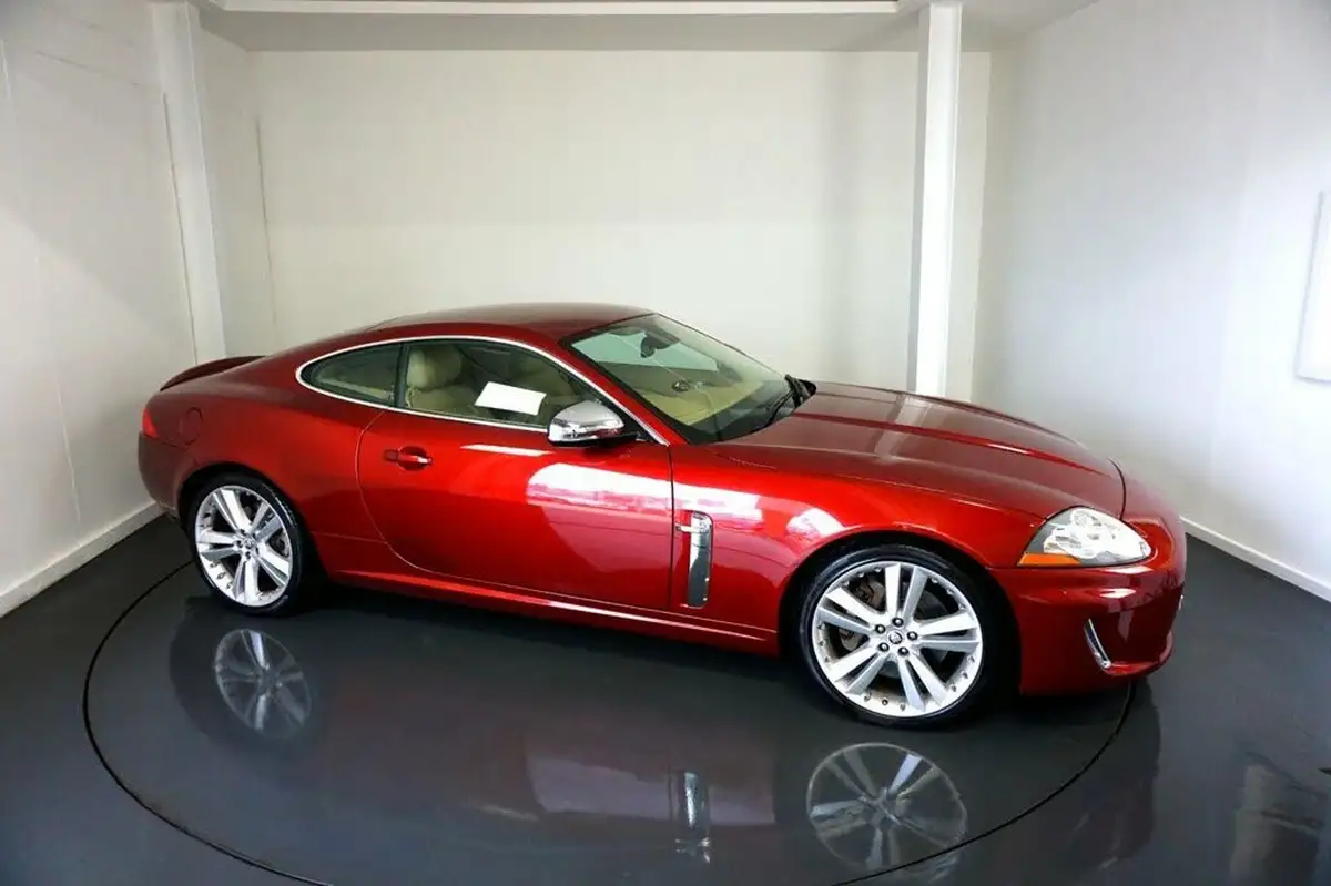 2010-jaguar-xk-50-portfolio-coupe-big-11