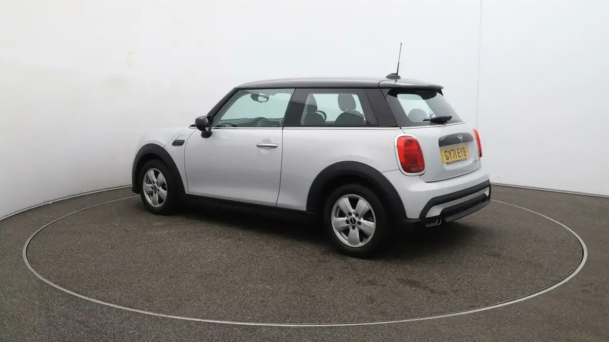 2021-mini-cooper-15-cooper-classic-hatchback-3d-big-29
