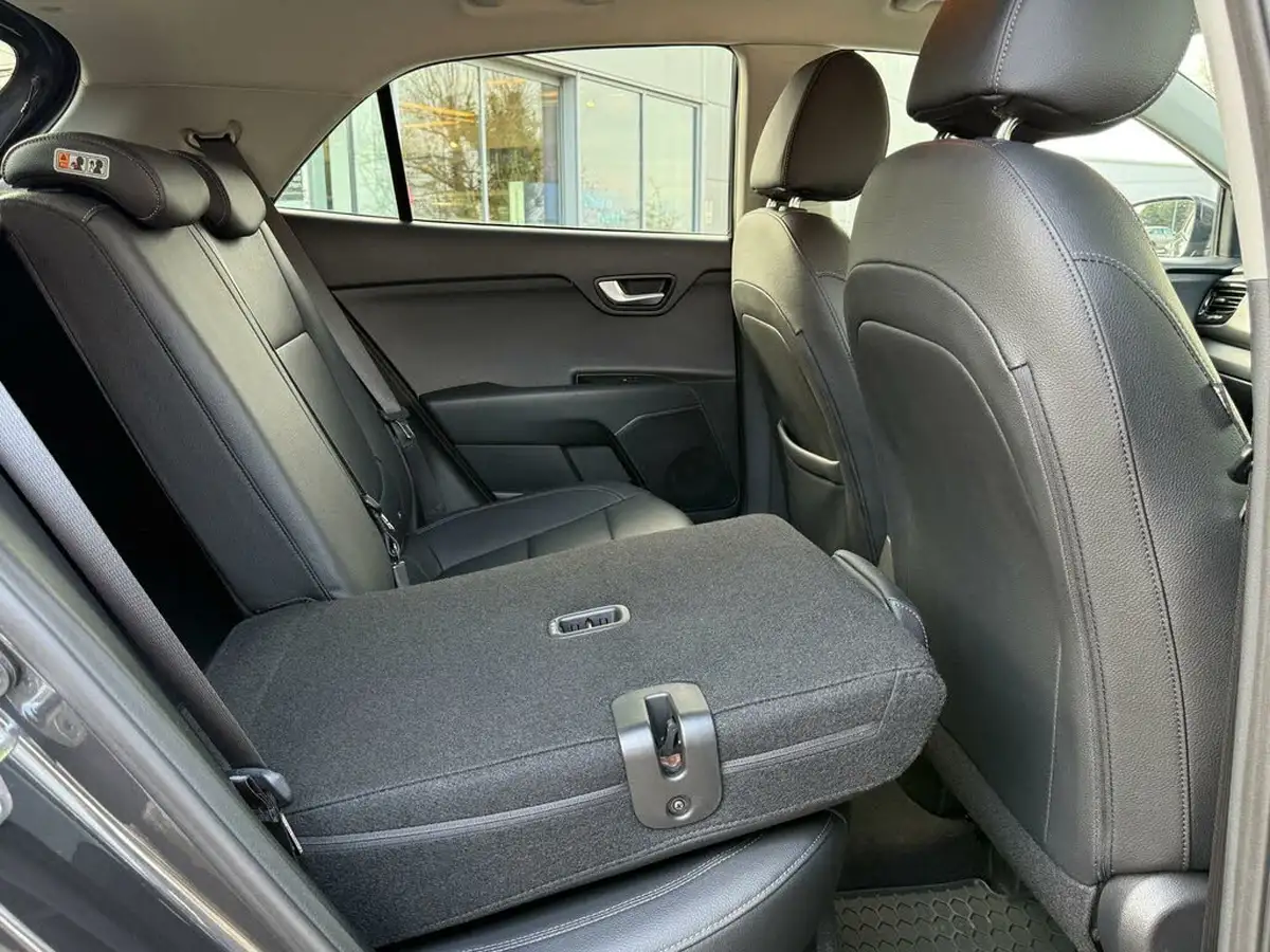 2018-kia-rio-14-3-big-74