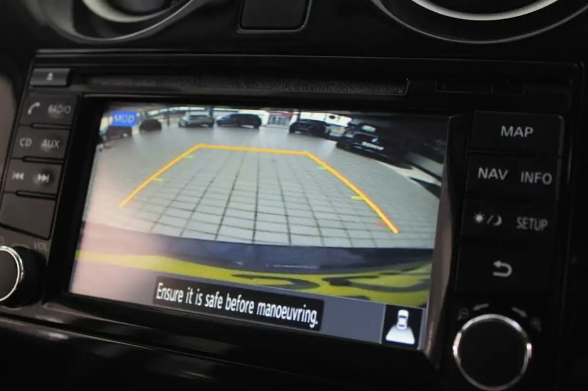 2015-nissan-note-12-n-tec-big-38