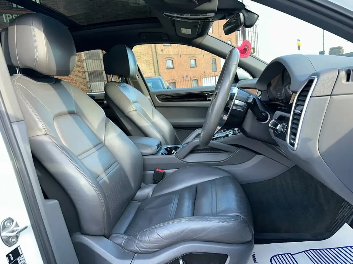 2019-porsche-cayenne-30-v6-coupe-big-77
