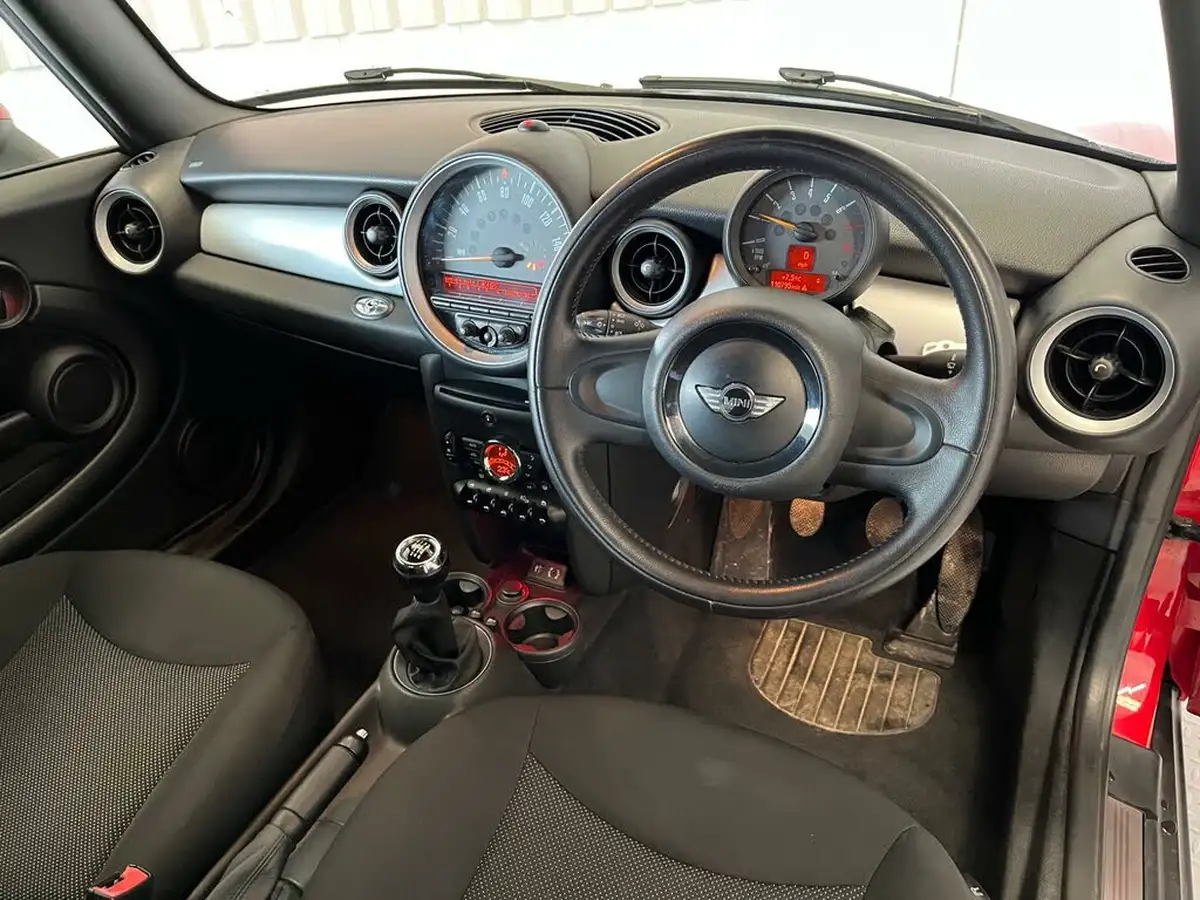 2014-mini-cooper-16-cooper-122bhp-convertible-2d-big-21