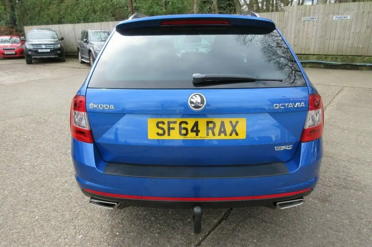 2014-skoda-octavia-20tdi-vrs-estate-big-31
