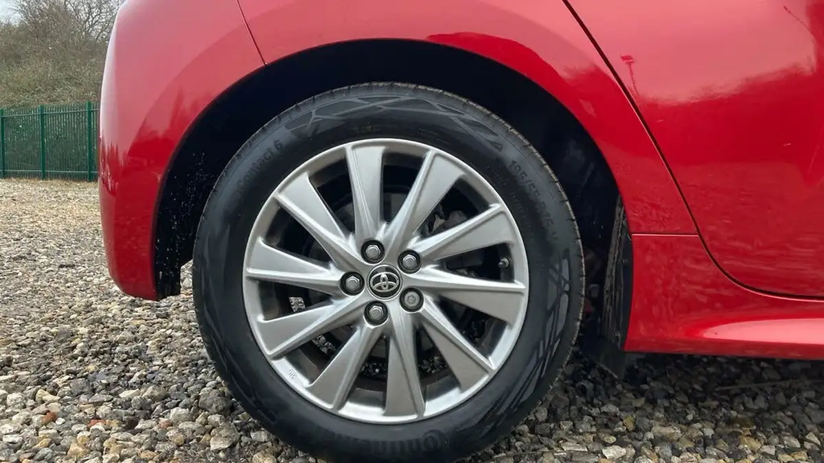 2022-toyota-yaris-15-vvt-i-icon-big-17
