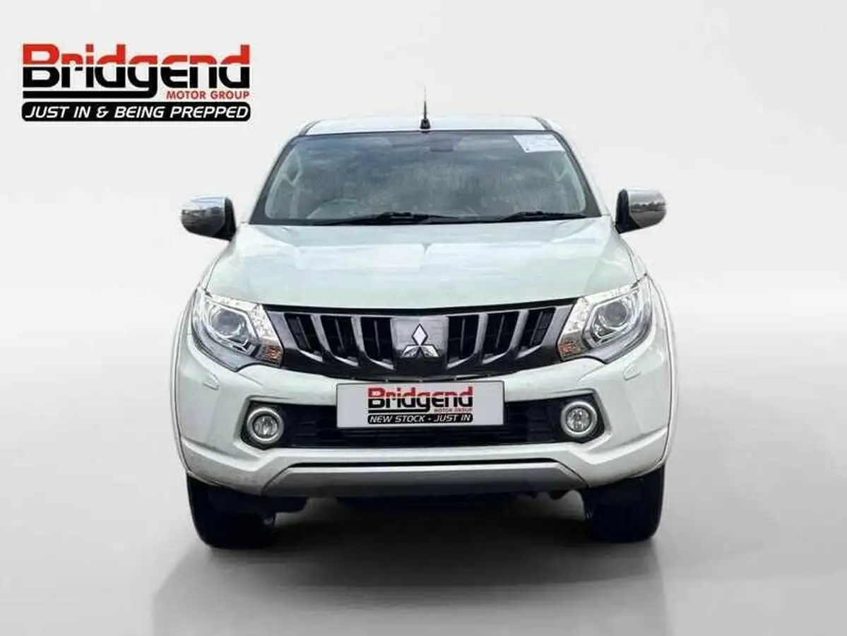 2017-mitsubishi-l200-24di-d-warrior-178bhp-eu6-big-1