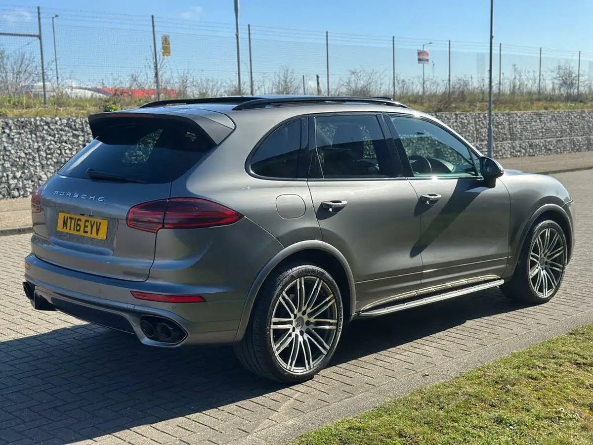 2016-porsche-cayenne-42td-s-big-65