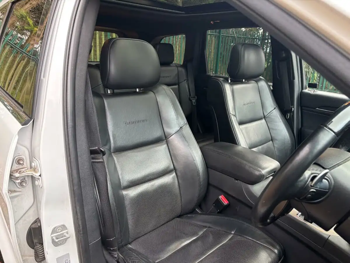 2015-jeep-grand-cherokee-30crd-summit-big-9