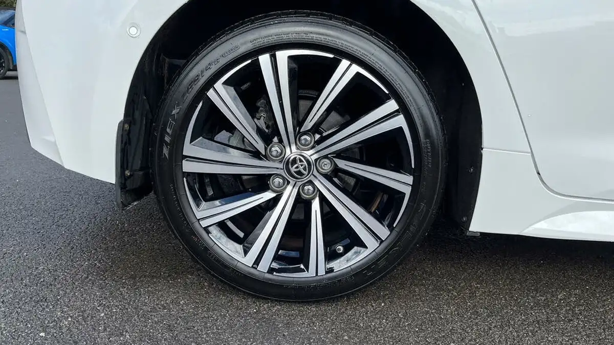 2022-toyota-corolla-18-vvt-i-design-120bhp-trk-hatchback-5d-big-24