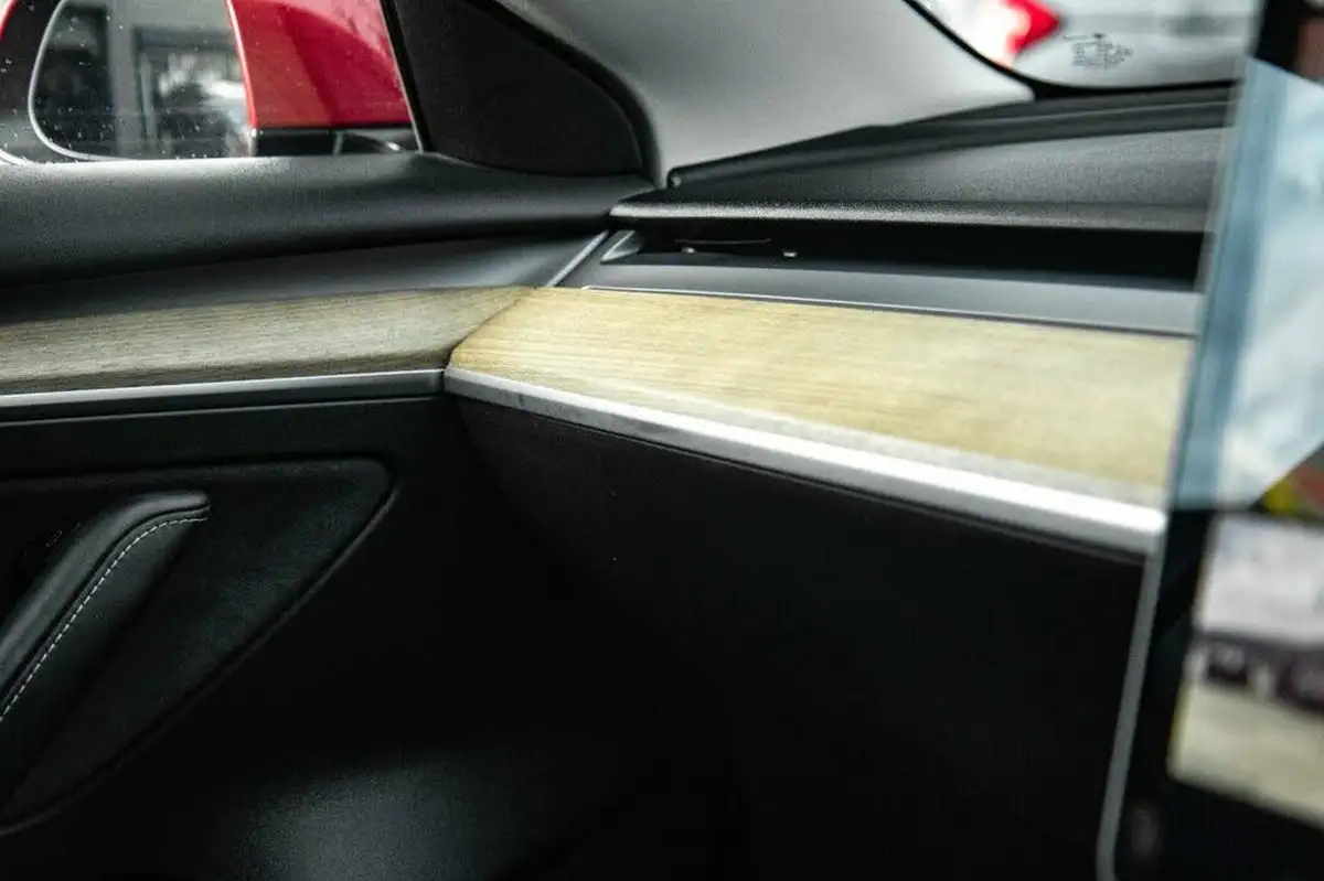 2021-tesla-model-3-e-long-range-awd-big-28
