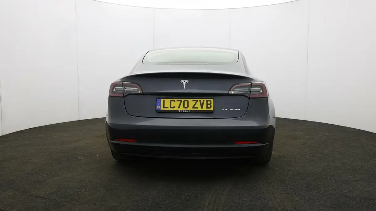 2020-tesla-model-3-e-long-range-big-57