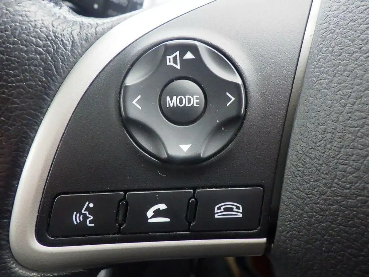 2014-mitsubishi-outlander-20-gx4h-big-42