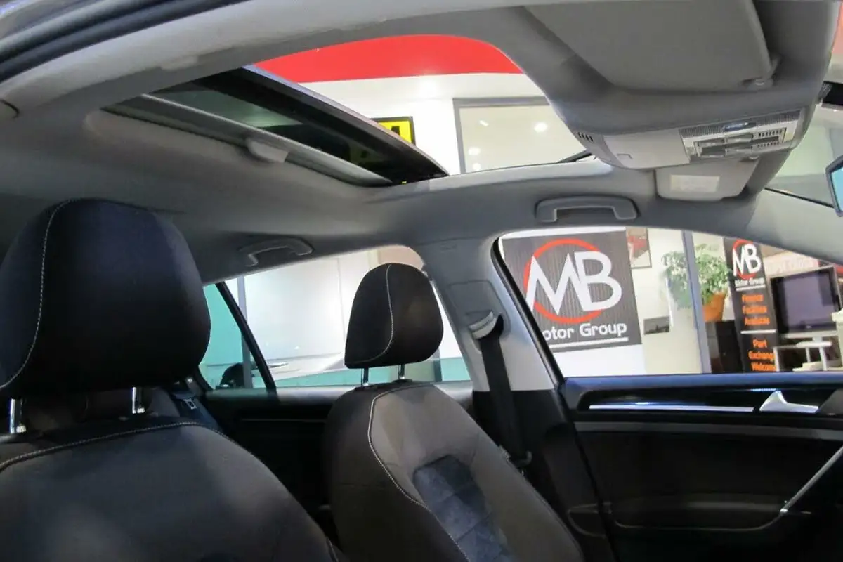 2016-volkswagen-golf-20tdi-gt-edition-5d-dsg-big-32