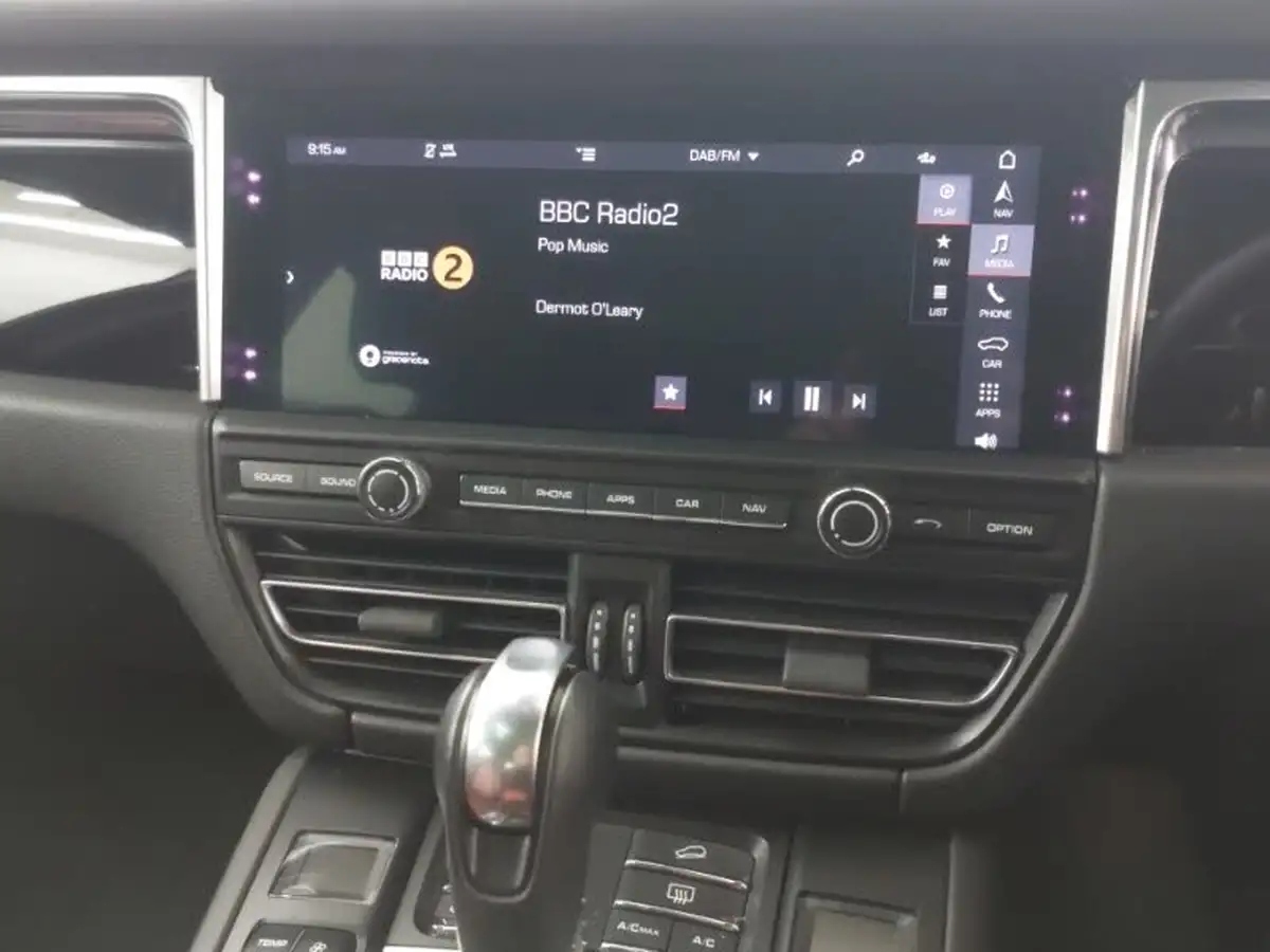 2020-porsche-macan-30-s-big-6