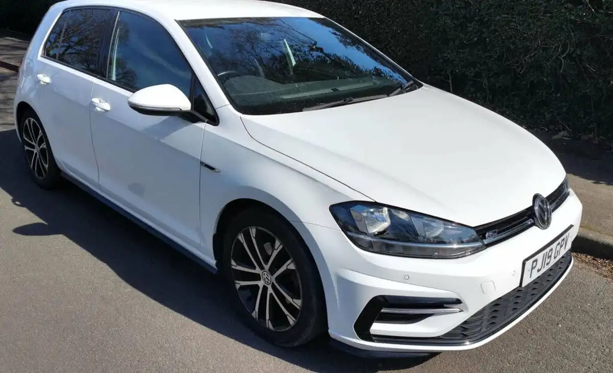 2019-volkswagen-golf-15-tsi-r-line-5d-dsg-big-1