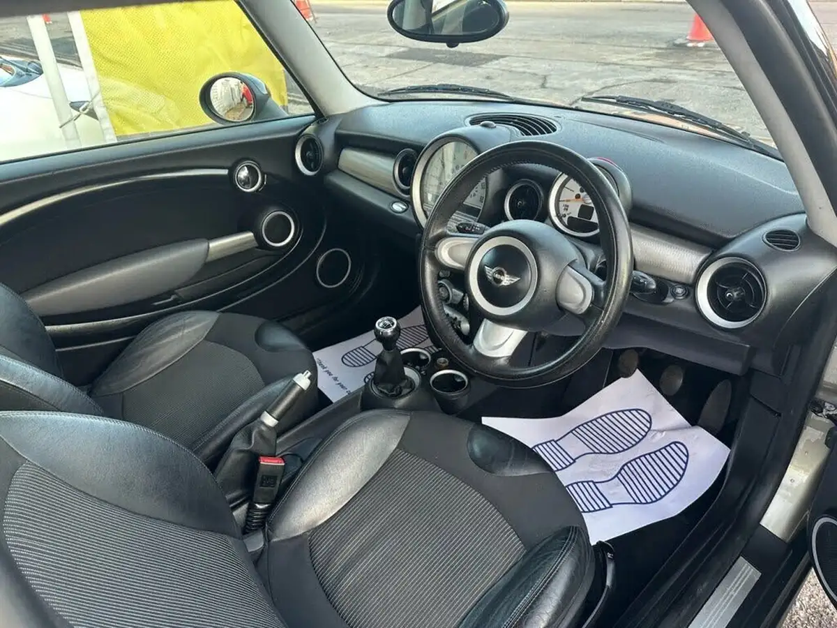 2007-mini-cooper-16-cooper-120bhp-hatchback-3d-big-10