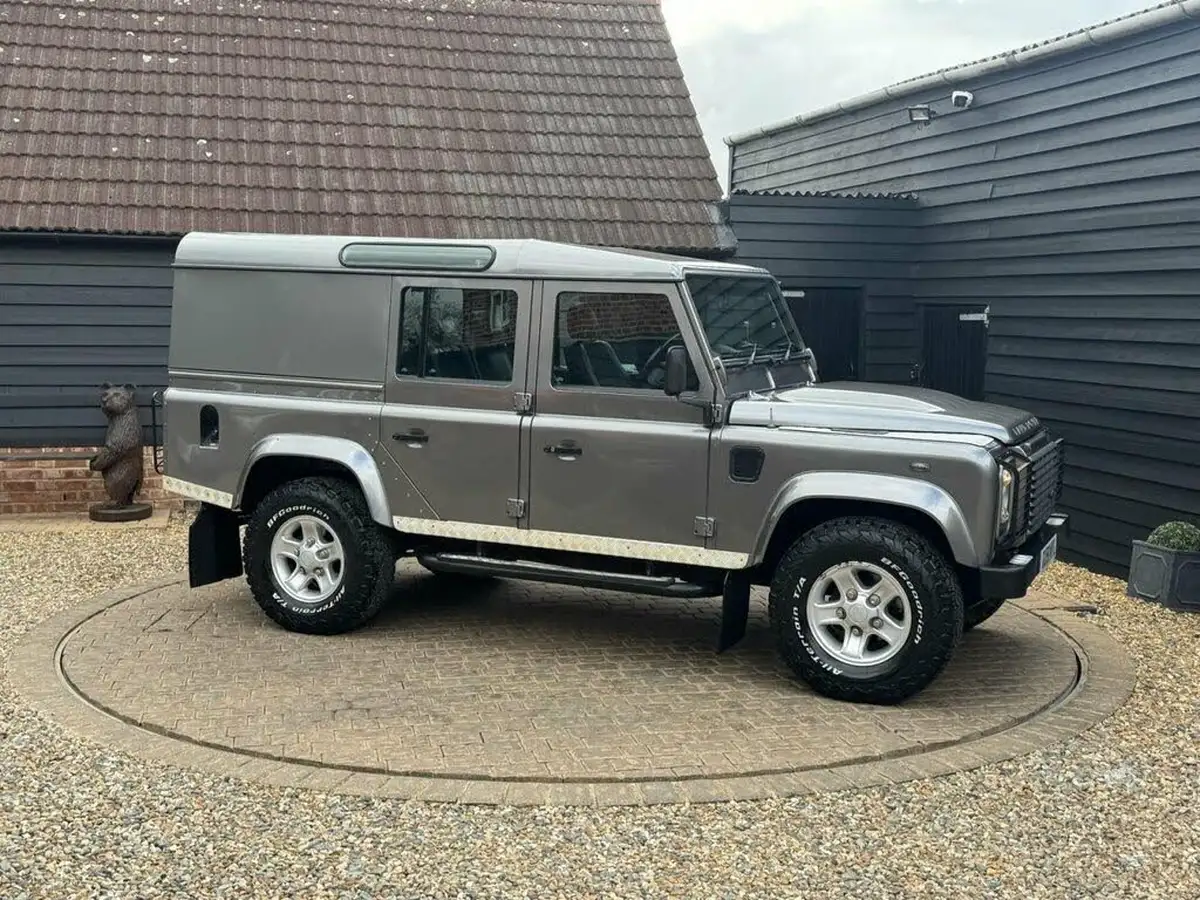 2008-land-rover-110-defender-24td-xs-station-wagon-5-drs-big-25
