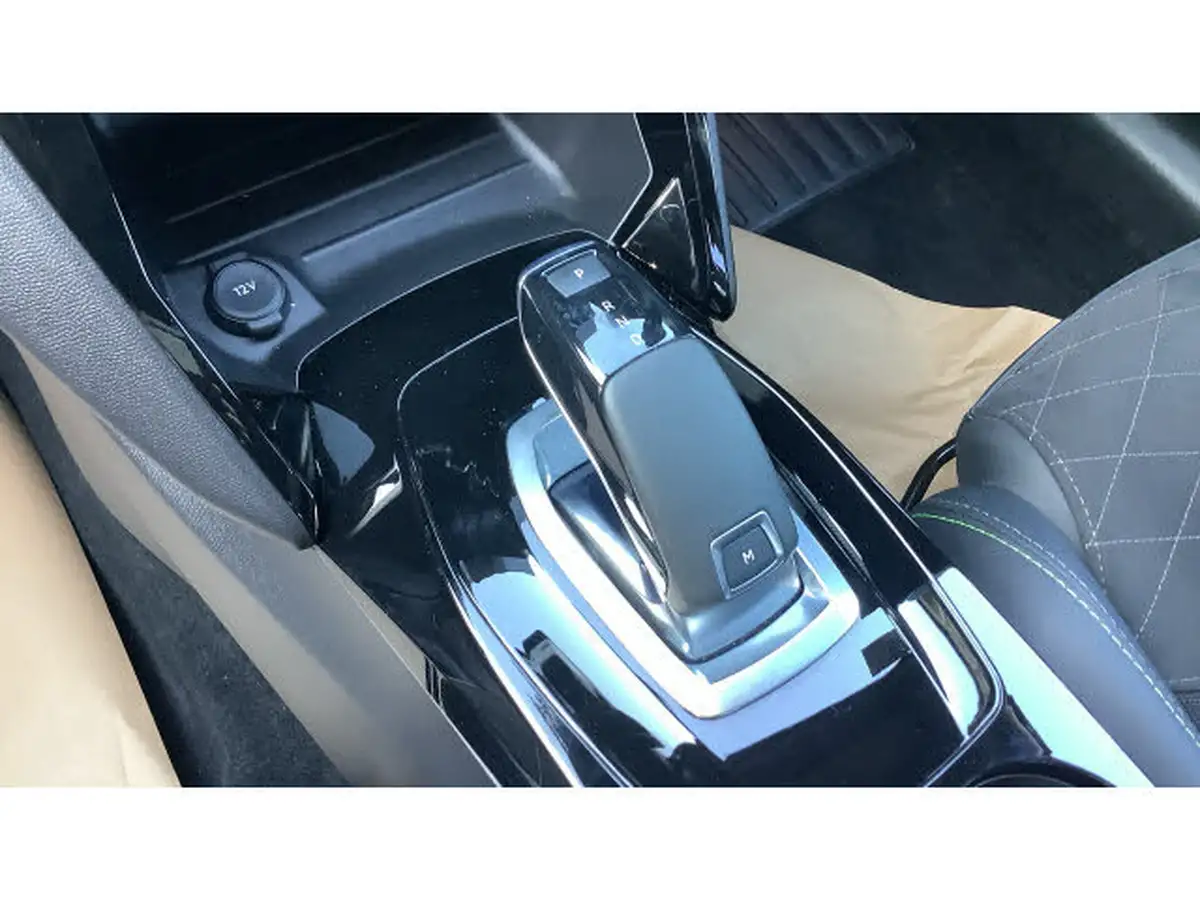 2021-peugeot-208-12-puretech-gt-premium-100bhp-eat8-big-12