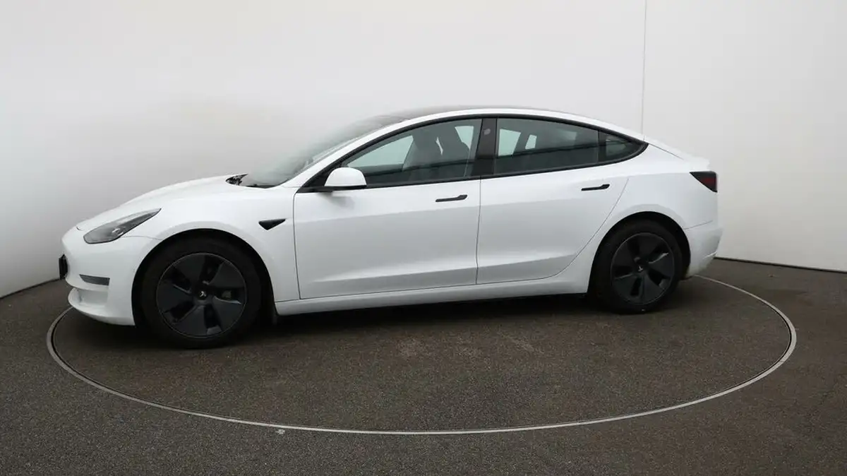 2021-tesla-model-3-e-long-range-awd-big-57