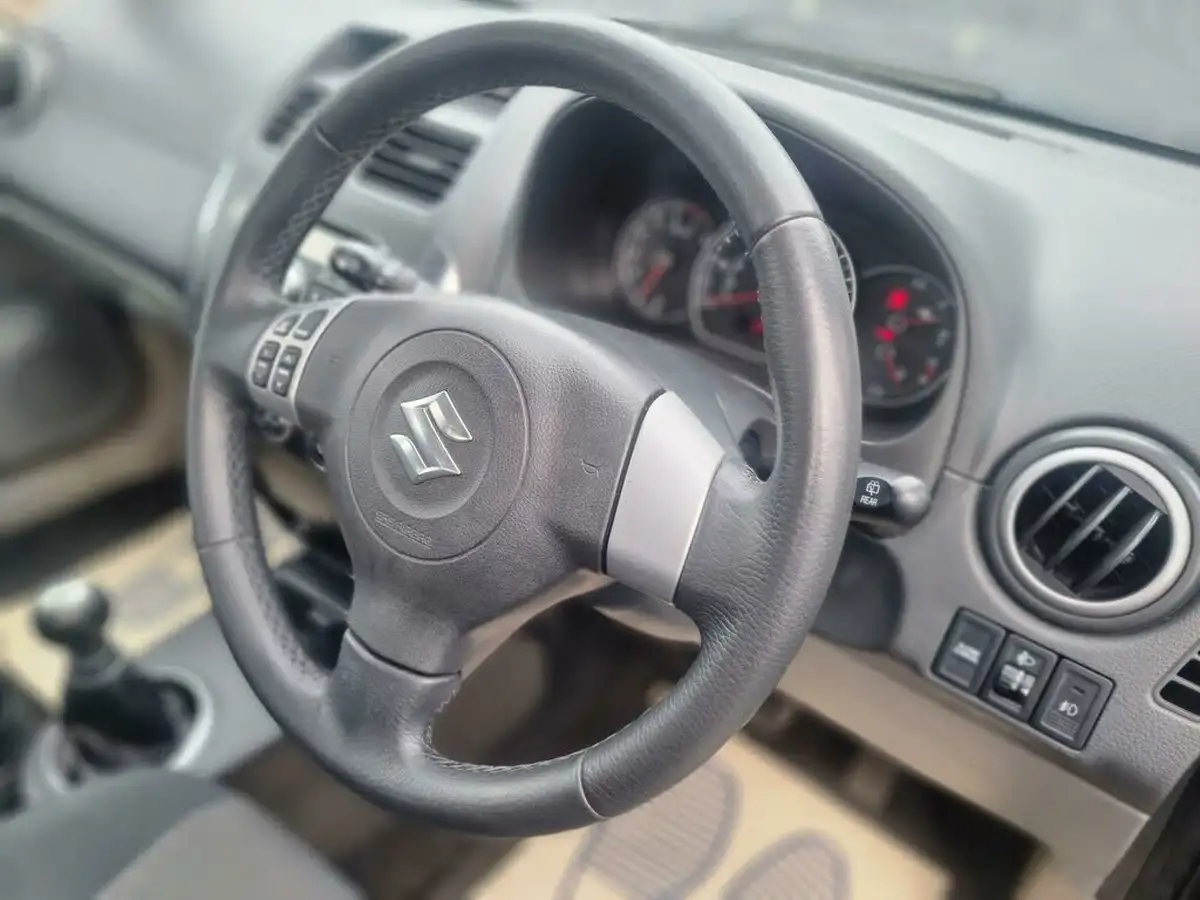 2007-suzuki-sx4-16-glx-4grip-big-33