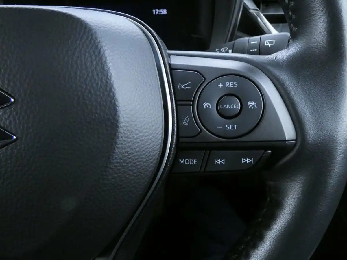 2021-suzuki-swace-18-sz-t-big-18