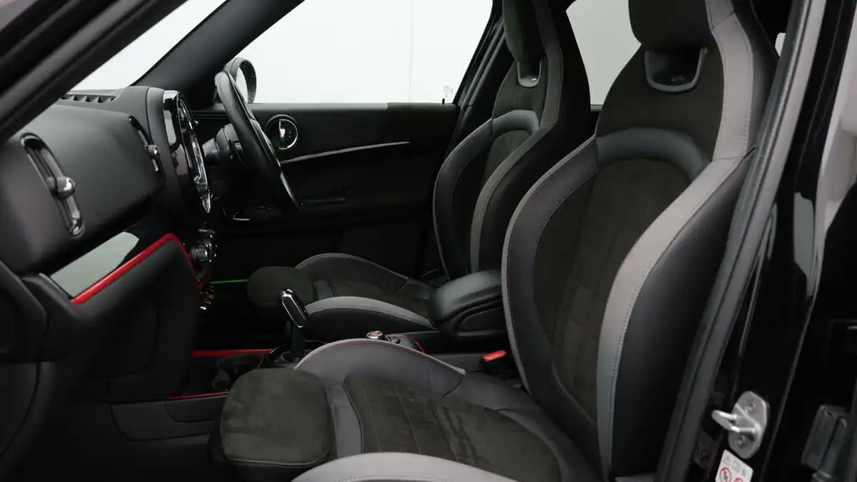 2019-mini-countryman-20-john-cooper-works-big-13