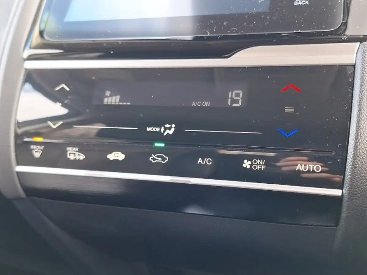 2019-honda-jazz-13-i-vtec-ex-cvt-big-16
