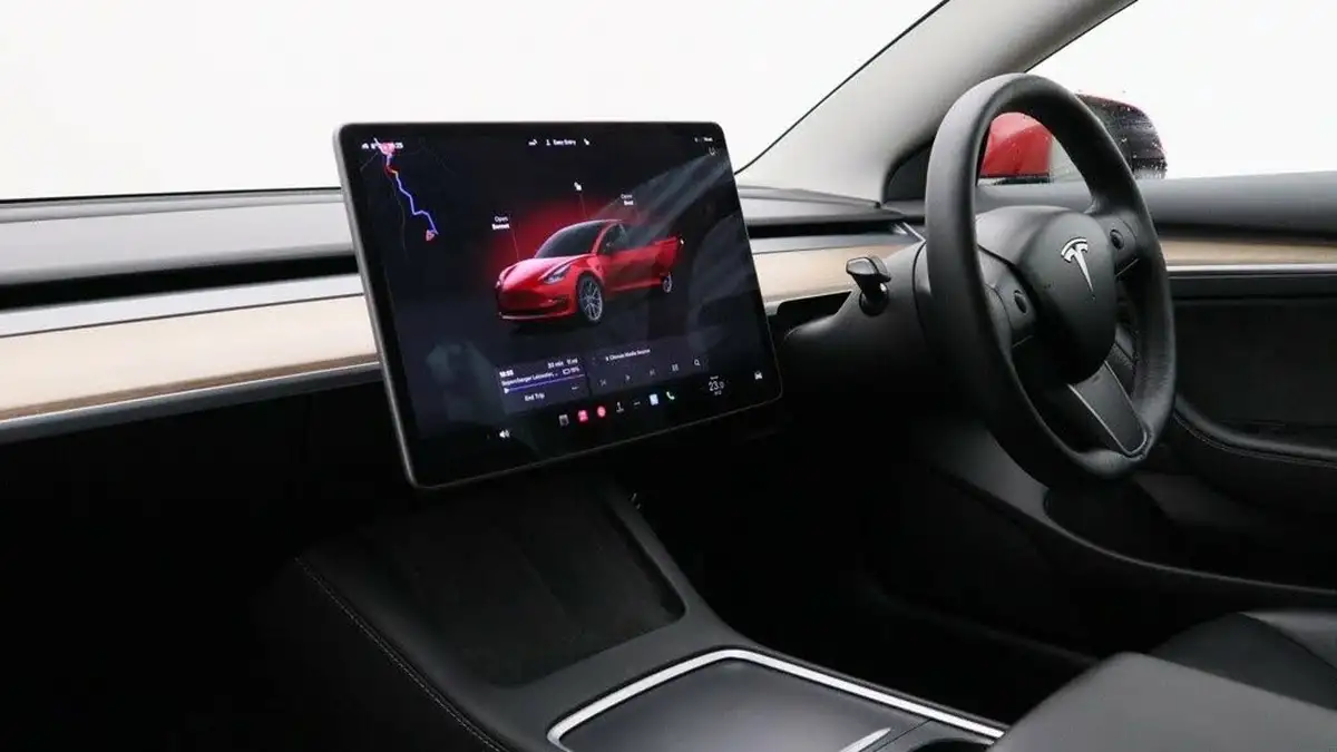 2022-tesla-model-3-e-long-range-big-3