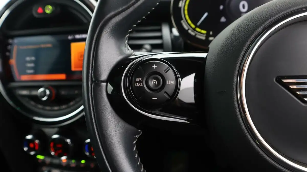 2020-mini-cooper-e-cooper-s-3-big-26