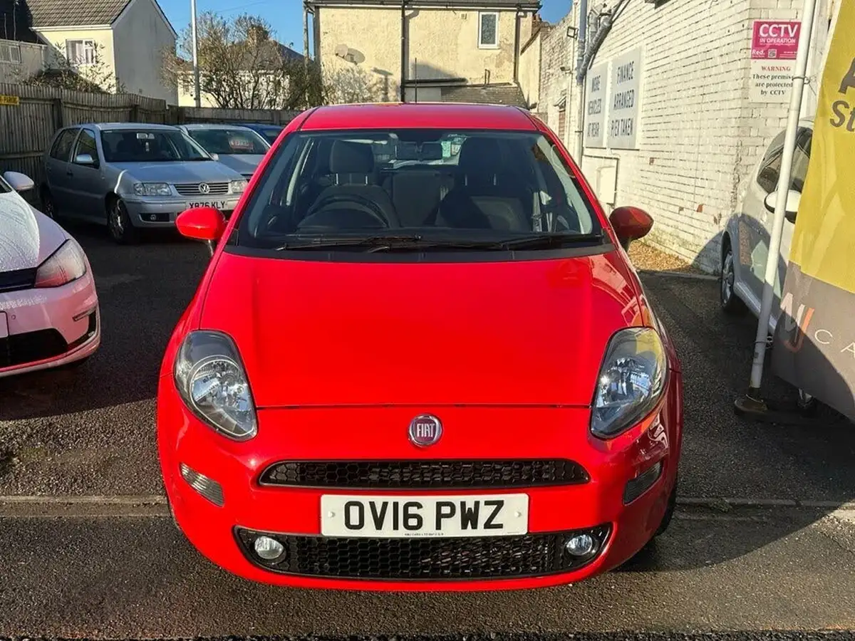 2016-fiat-punto-12-easy-5d-big-1