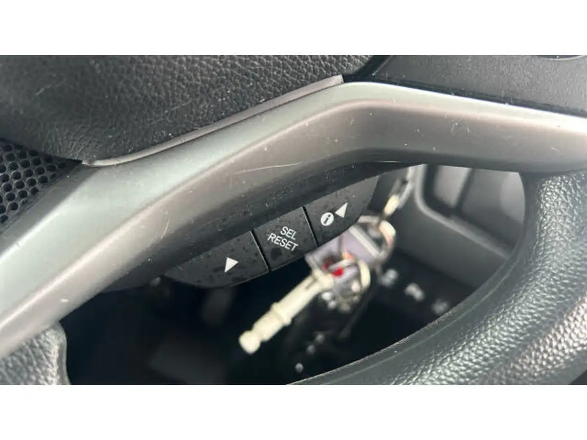 2018-honda-jazz-13-i-vtec-se-cvt-big-15