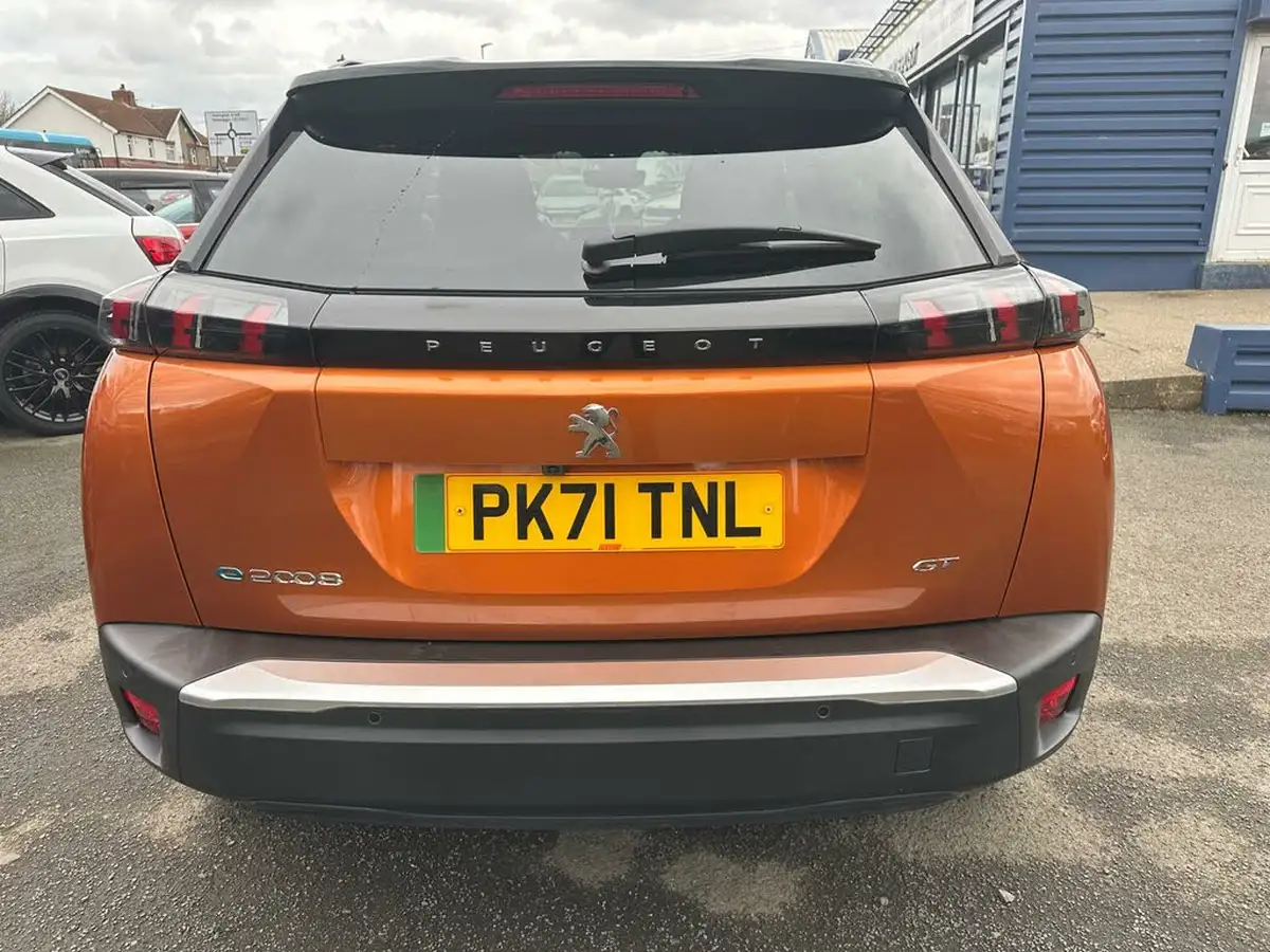 2022-peugeot-2008-suv-e-gt-premium-big-16