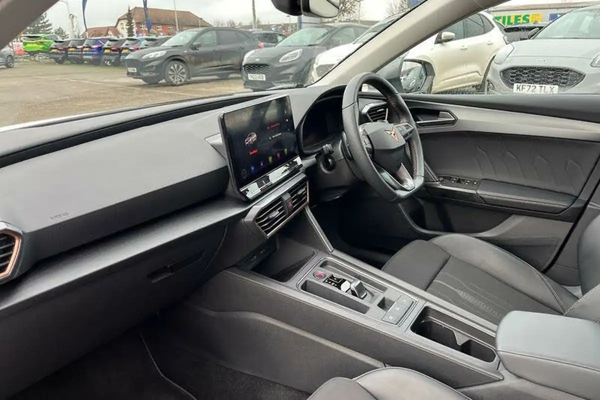 2023-cupra-leon-nf-15-etsi-v1-hatchback-big-17