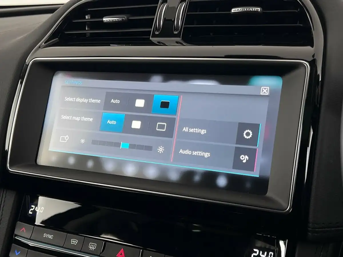 2019-jaguar-f-pace-20i-portfolio-250ps-big-38