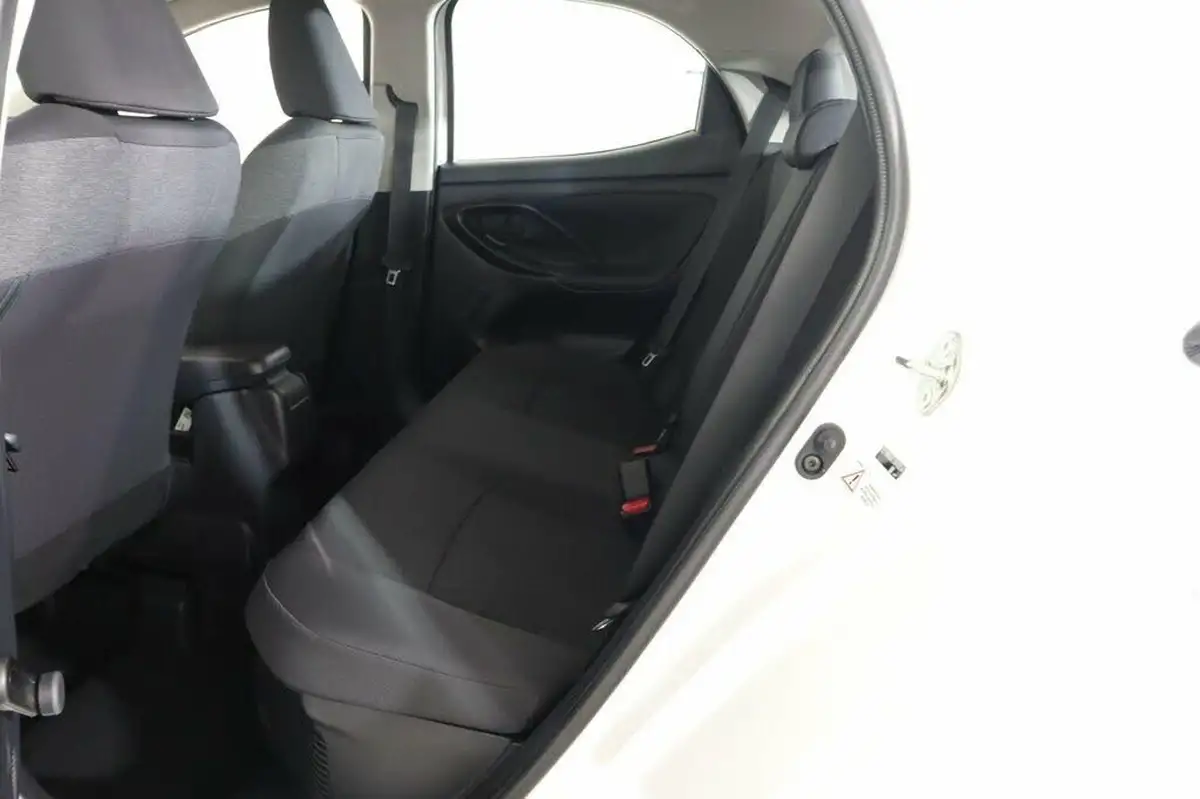 2022-toyota-yaris-15-vvt-i-icon-big-12