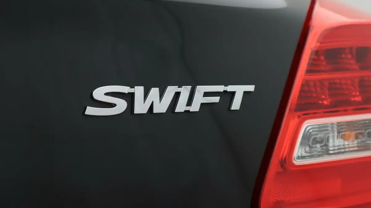 2021-suzuki-swift-12-dualjet-sz5-big-22