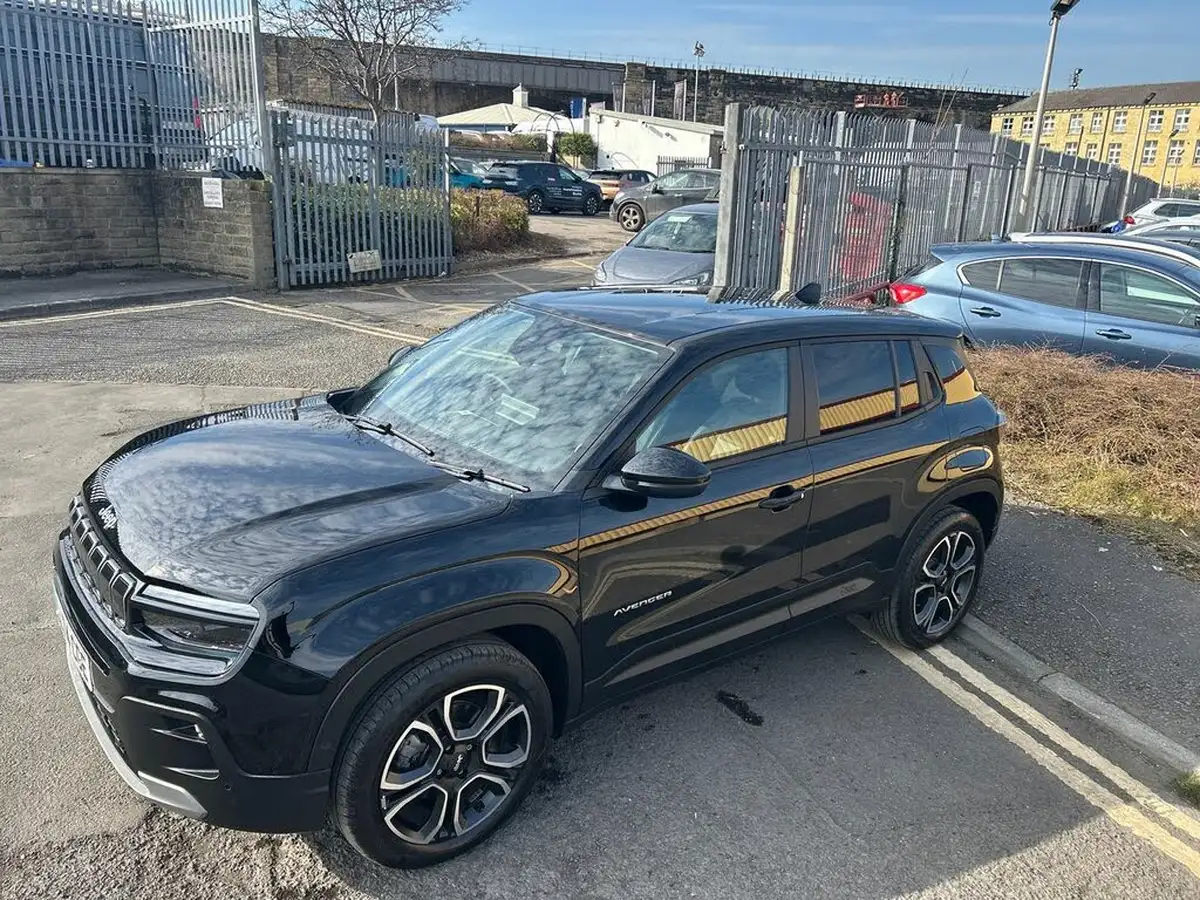 2025-jeep-avenger-e-summit-big-32
