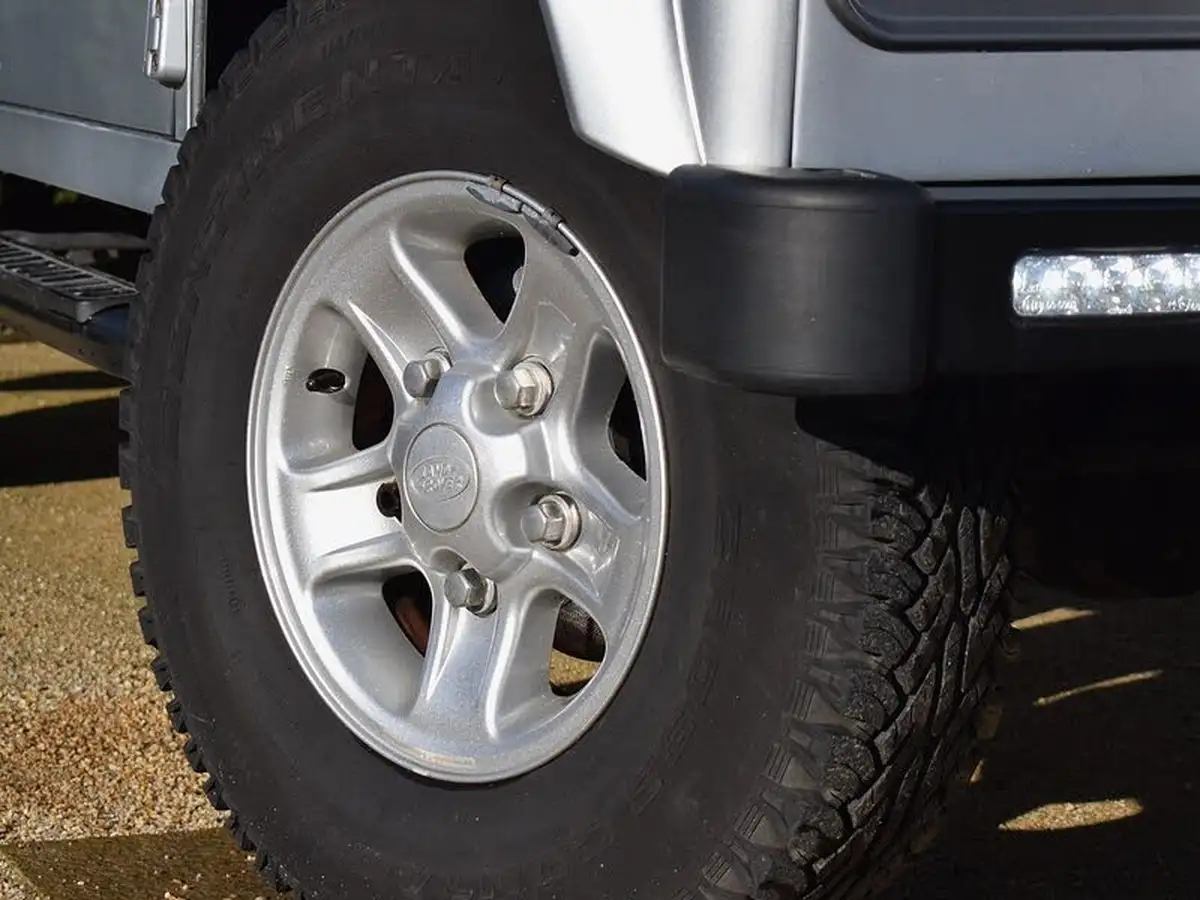 2015-land-rover-110-defender-22td-xs-22i-station-wagon-5-drs-big-11