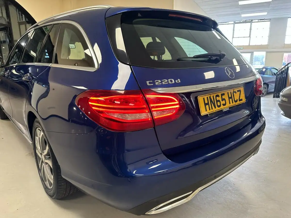 2015-mercedes-benz-c-class-21td-c220d-sport-estate-5d-big-8