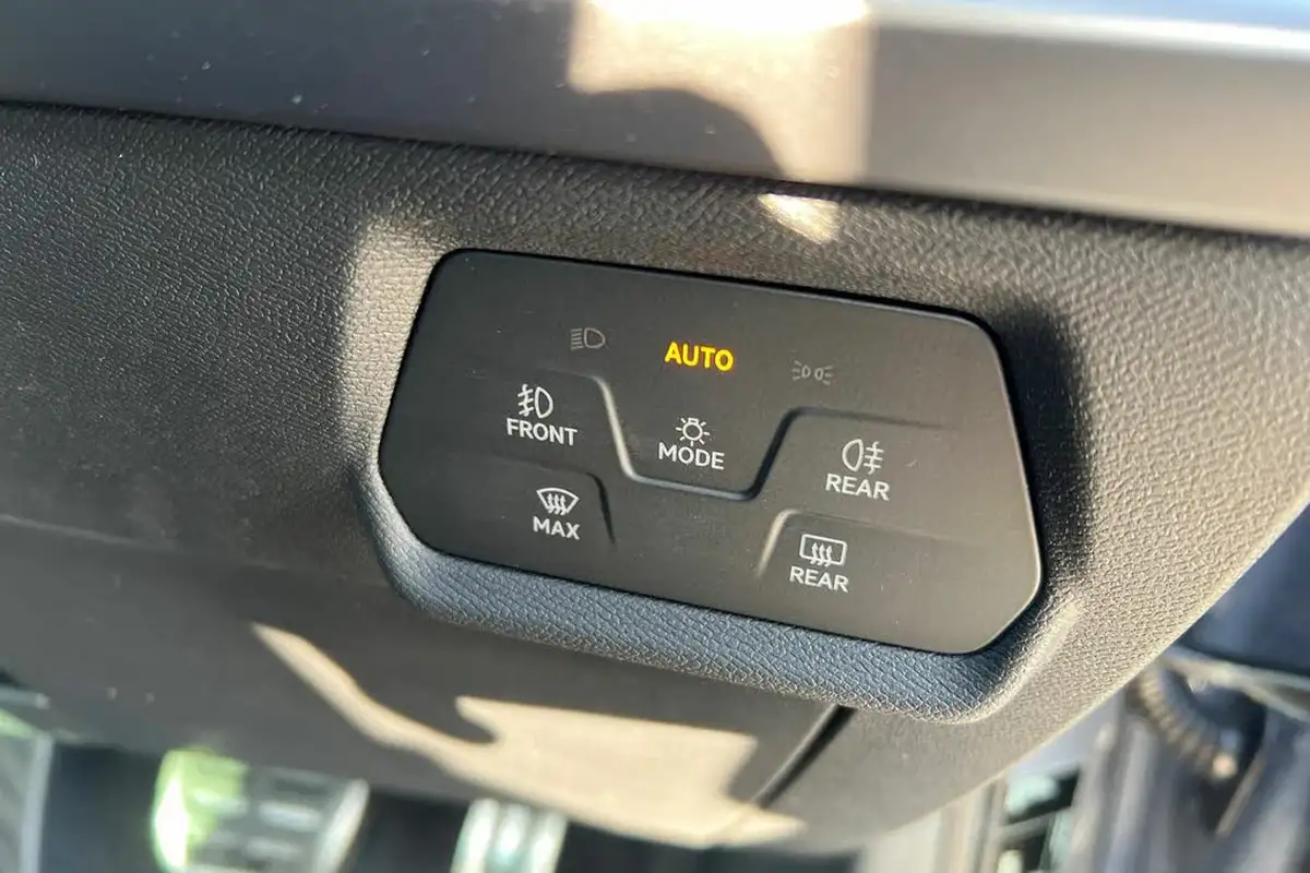 2025-cupra-formentor-15-e-hybrid-v2-big-21