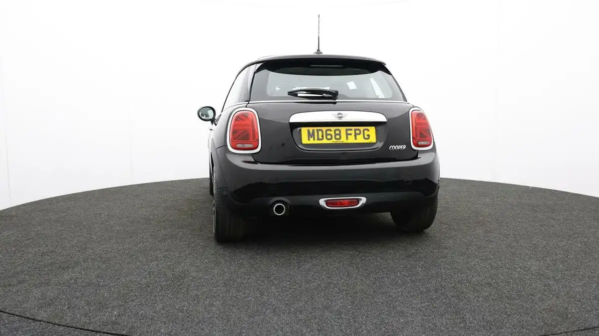 2019-mini-cooper-15-cooper-exclusive-134bhp-ss-hatchback-3d-auto-big-15