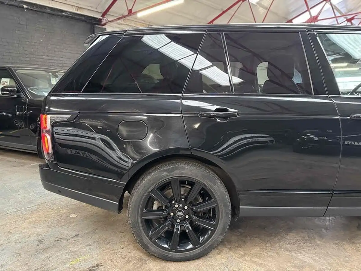 2021-land-rover-range-rover-30-d300-vogue-se-big-21
